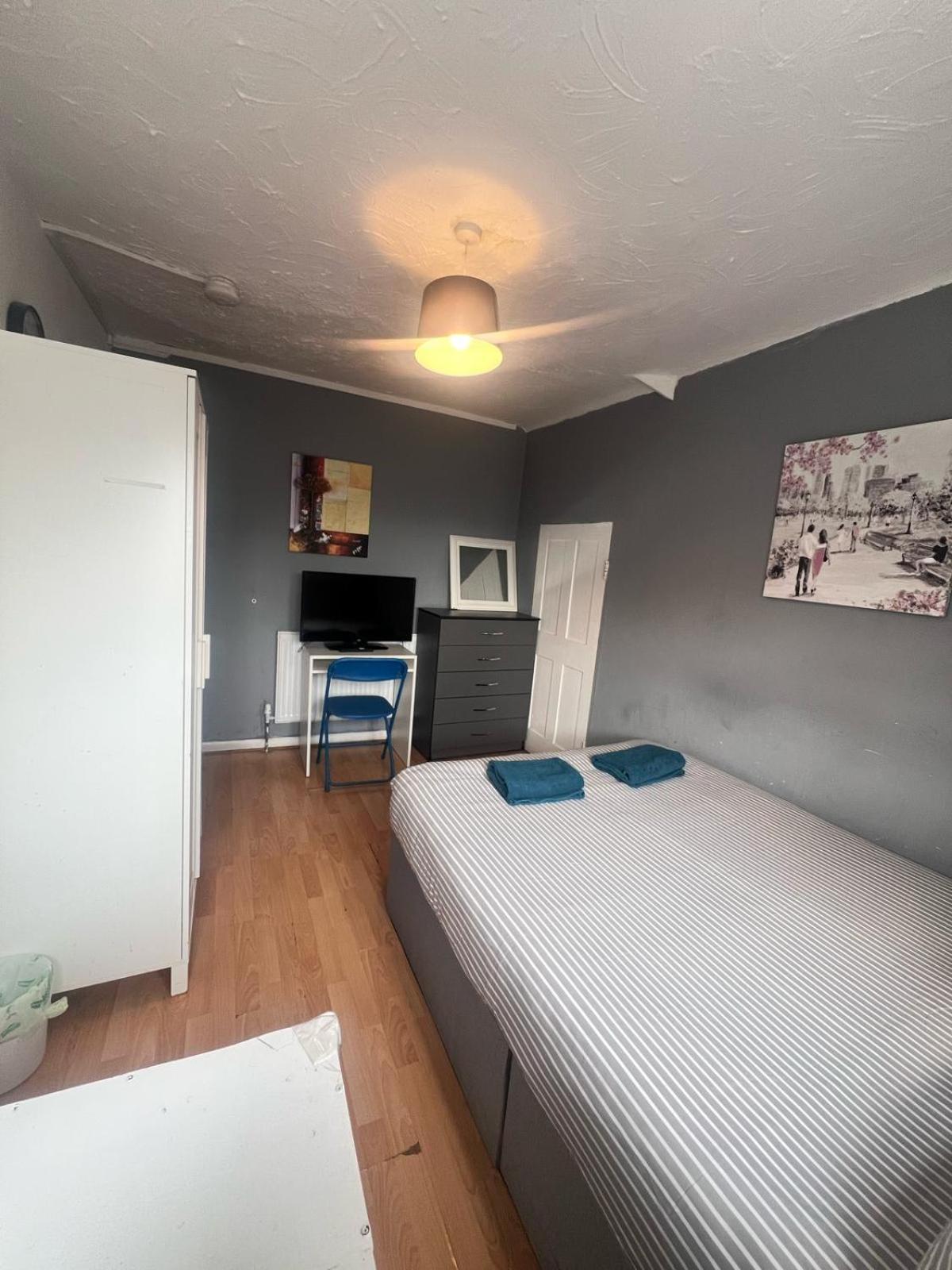 Colebert Avenue Apartment London Bagian luar foto